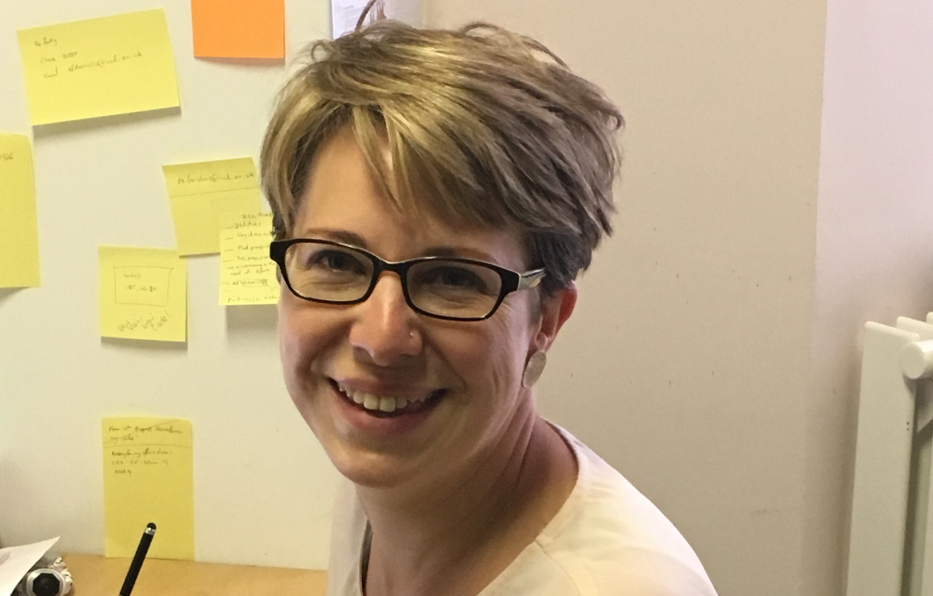 Dr Helen Rowe