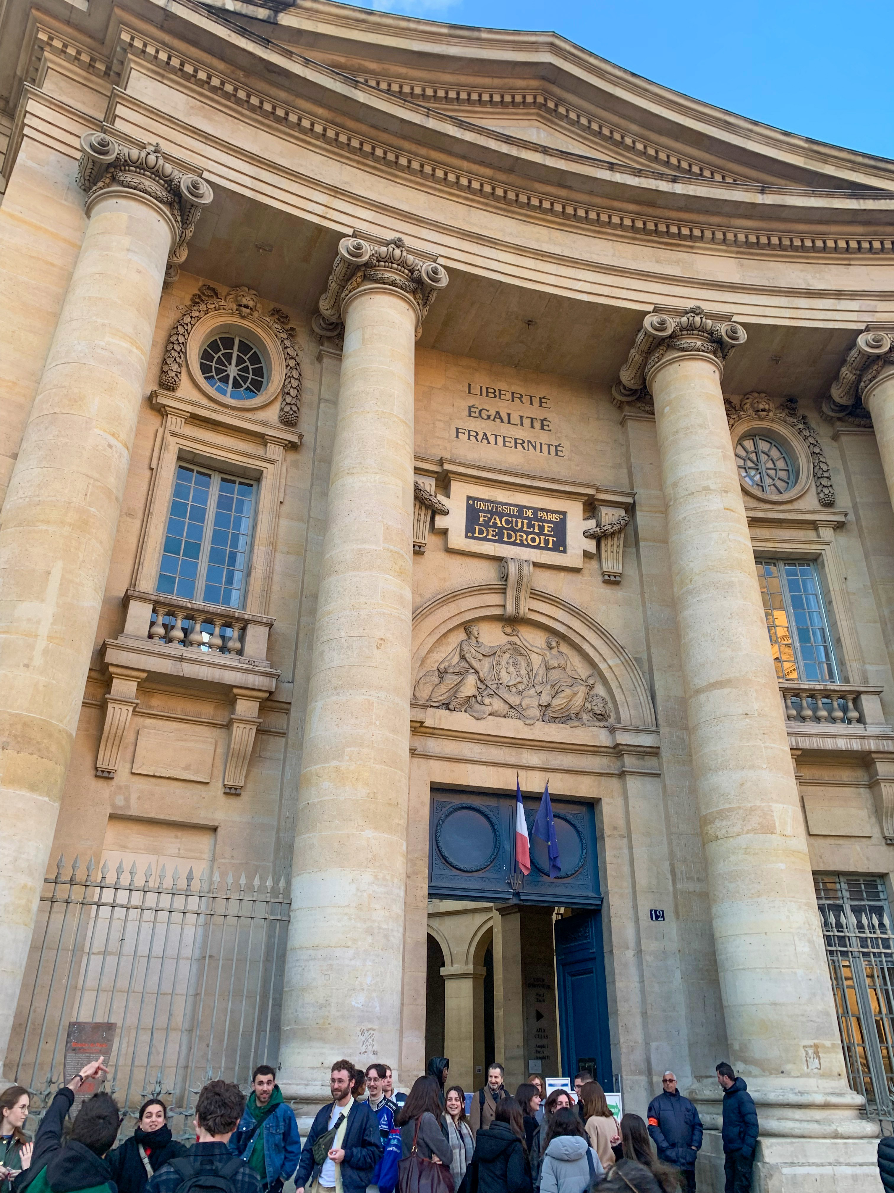 Students in front of the Pantheon Sorbonne University columns