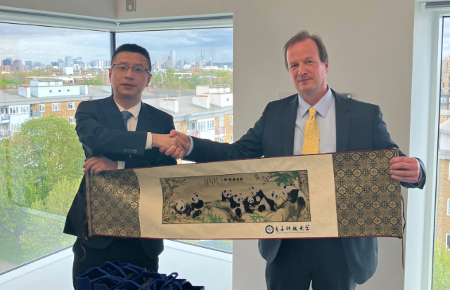Queen Mary signs new agreement with UESTC