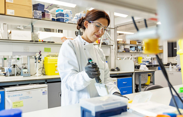 Queen Mary student in a laboratory